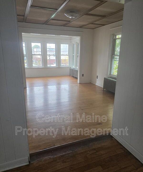 1st image of 176 Bates St