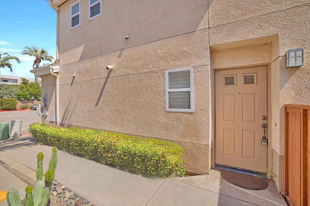 555 Eaton Street - G — Photo 3