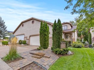 22 N Hillsborough Dr, Pleasant View, UT 84414