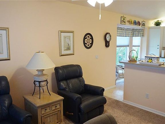 5th image of 14571 Daffodil Dr APT 2005