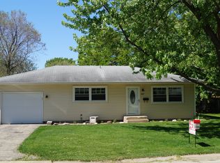 207 Sweetbriar Pl, Plano, IL 60545