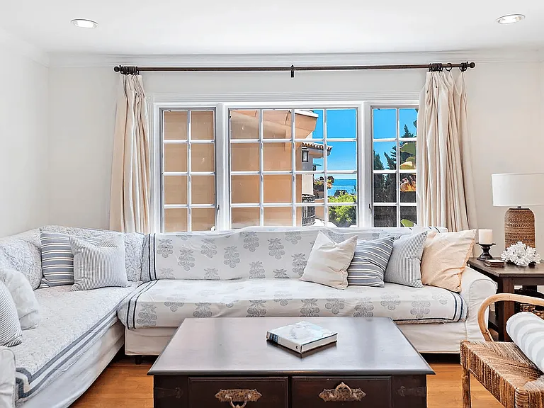129 McAulay Pl — Photo 8
