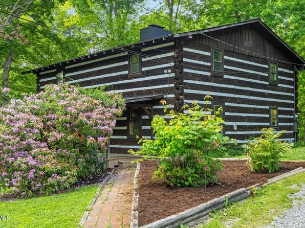 2318 Westwood St, Johnson City, TN 37604