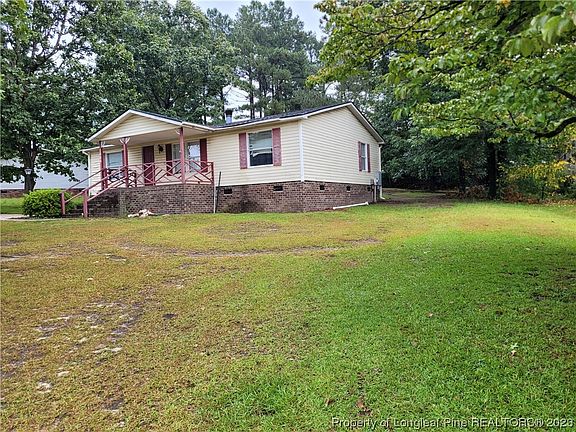 3rd image of 1004 Dunvegan Dr