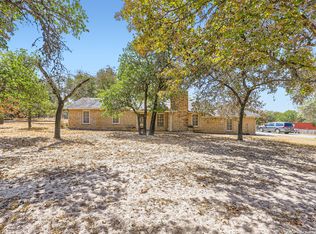 1040 Bluebonnet Ln, Adkins, TX 78101