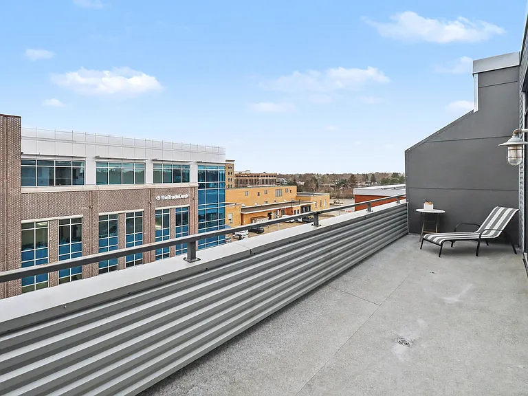 100 N Center St #402 — Photo 12