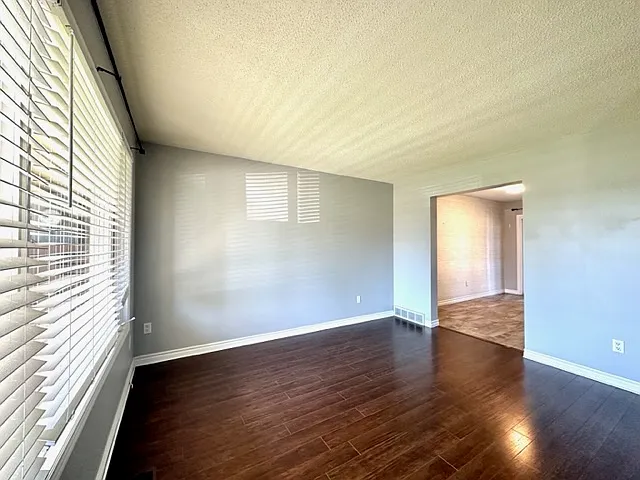 4 Golding Pl — Photo 4