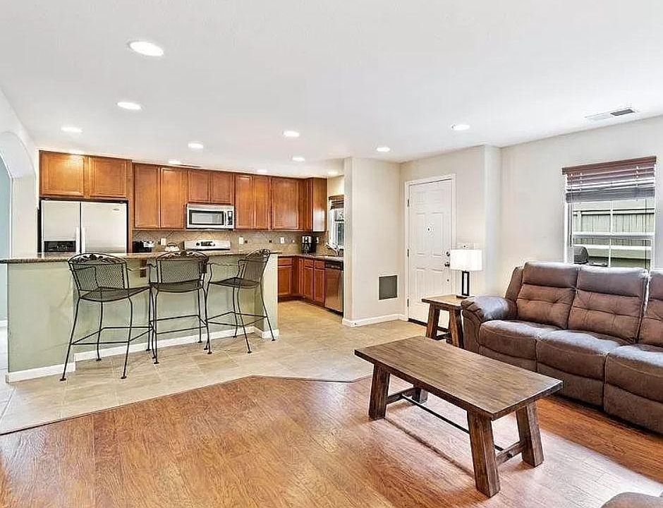 2nd image of 7686 Pebblestone Way