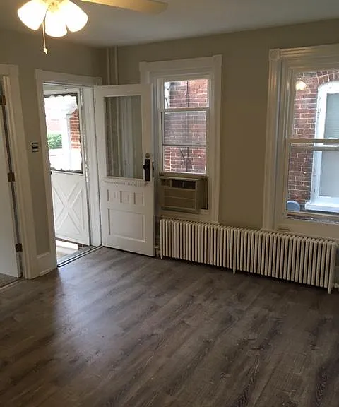 228 Adrain St — Photo 3