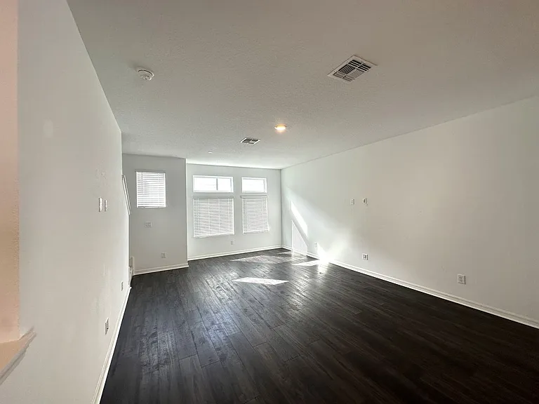 12850 Gabor Ave — Photo 12
