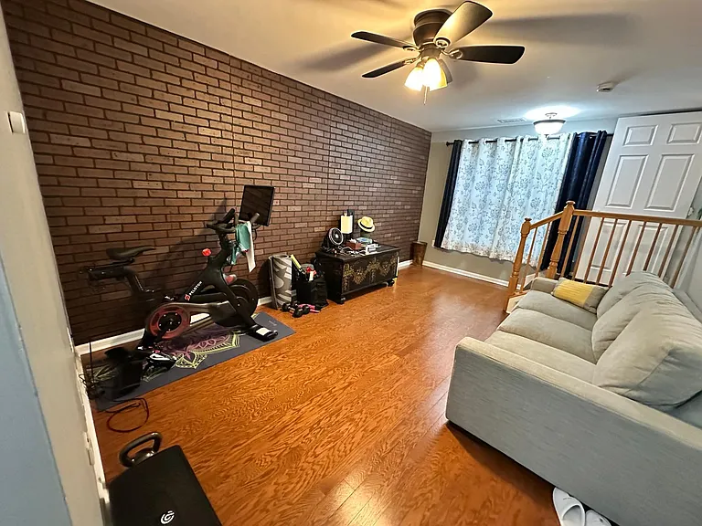 8 Carpenter Ct — Photo 14