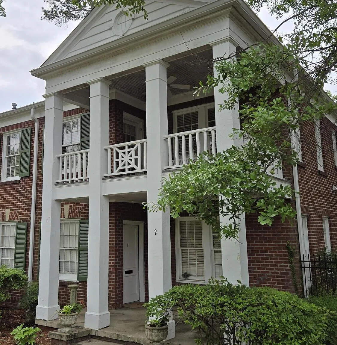 8 bed, 4.5 bath, 5479 sqft, $1,500 — Photo 3