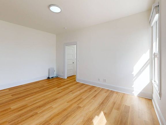 4th image of 402 Duboce Ave #408