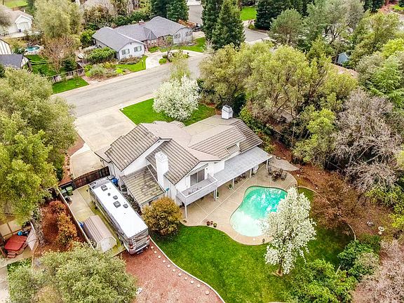 5th image of 4244 Saratoga Dr