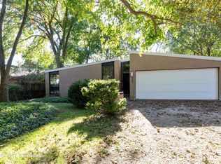 730 Foxdale Ave, Winnetka, IL 60093