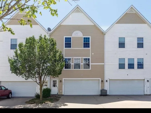 1062 10th Ave NW, Altoona, IA 50009