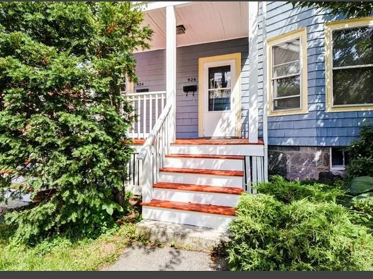 926 Walnut St — Photo 23