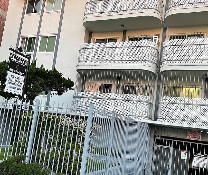 2nd image of 320 S Alexandria Ave APT 205