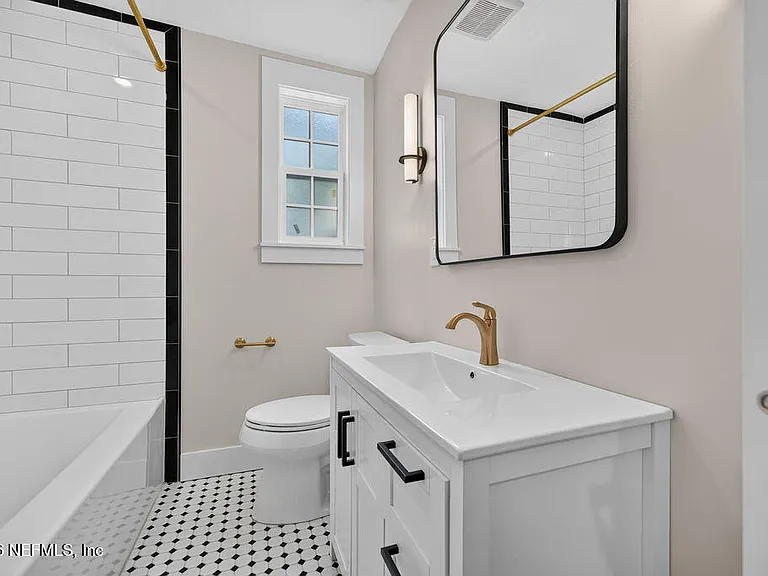 2247 Riverside Ave #3 — Photo 14