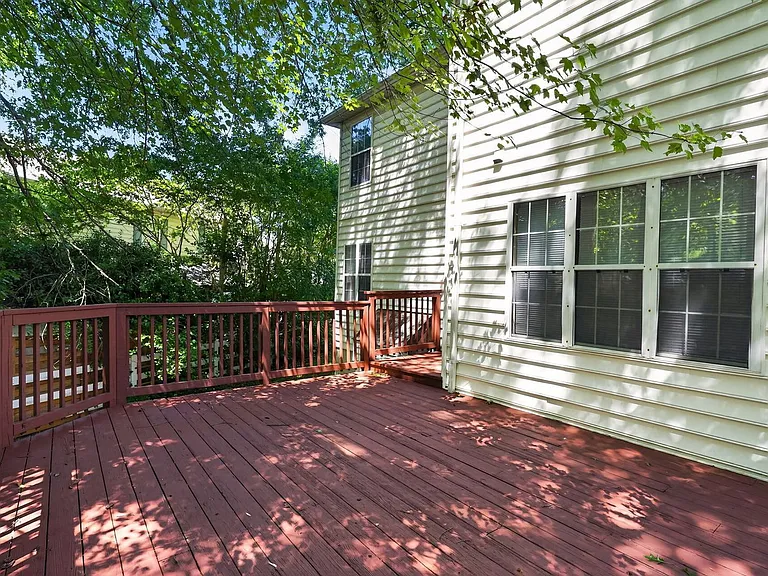 3006 Freedom Ct N — Photo 15