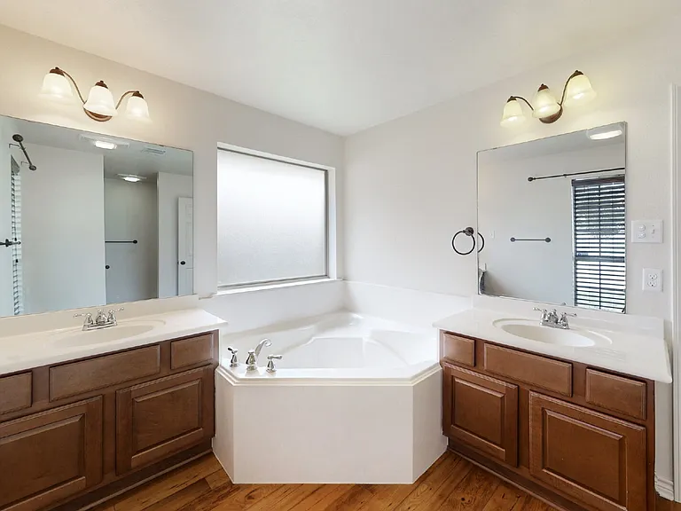 1120 Eagle Ave — Photo 15