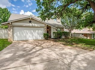 3707 Ravenhill Ln, Arlington, TX 76016