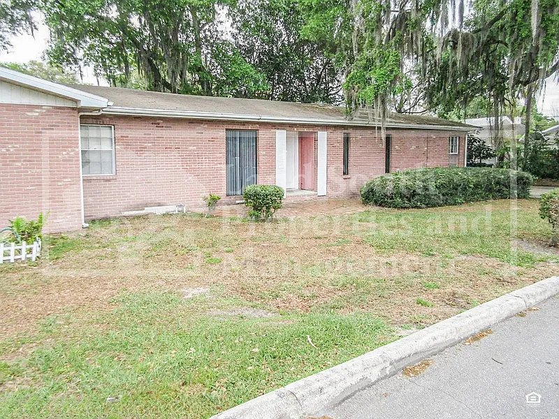 1 bed, 1.5 bath, 1100 sqft, $1,325 — Photo 1