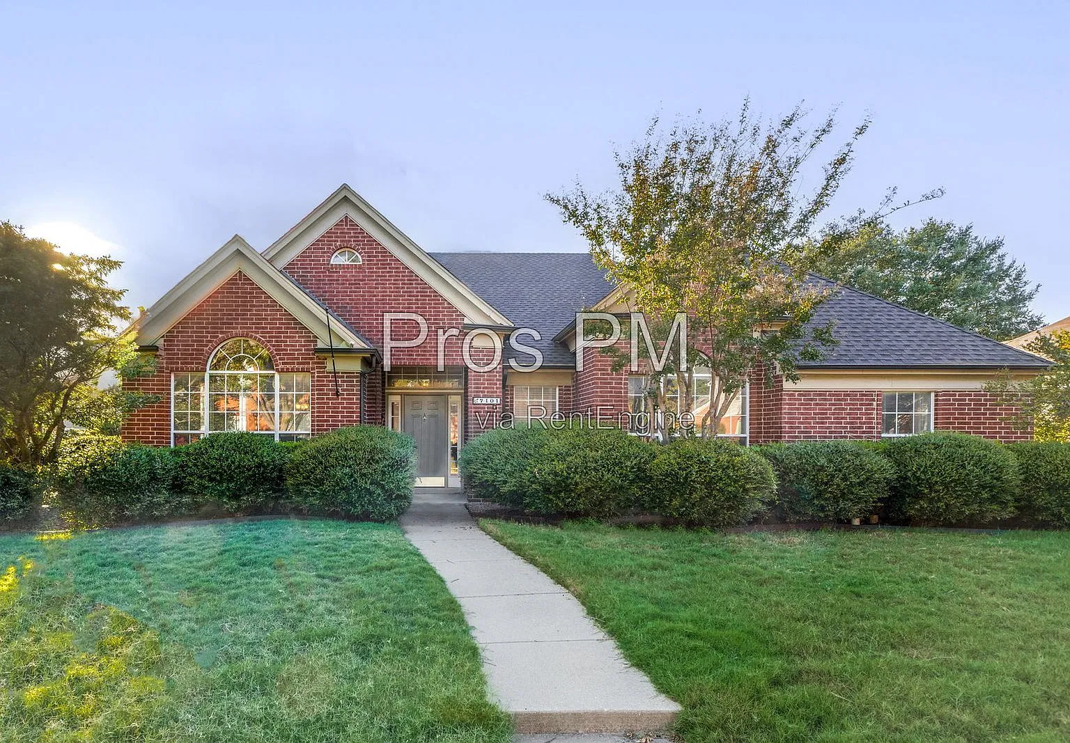 3 bed, 2.0 bath, 2222 sqft, $2,750 — Photo 1