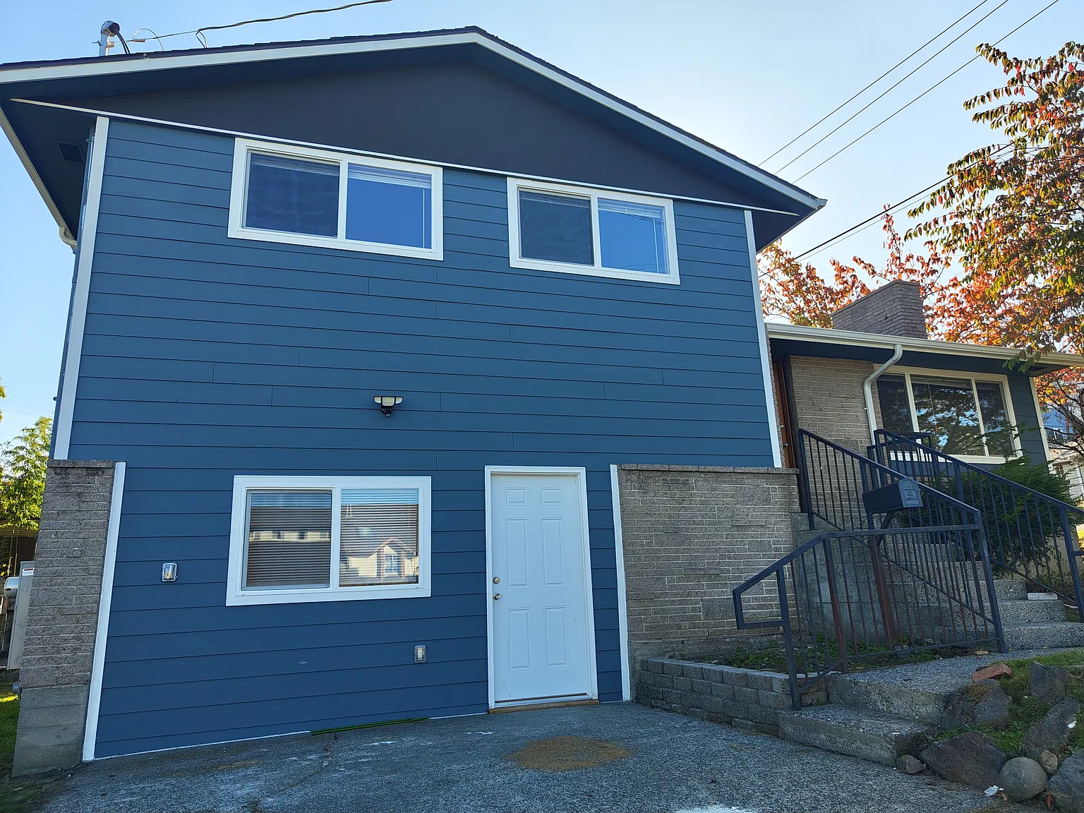 4 bed, 1900 sqft, $3,800 — Photo 1