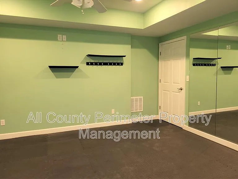 4445 Agard St — Photo 30