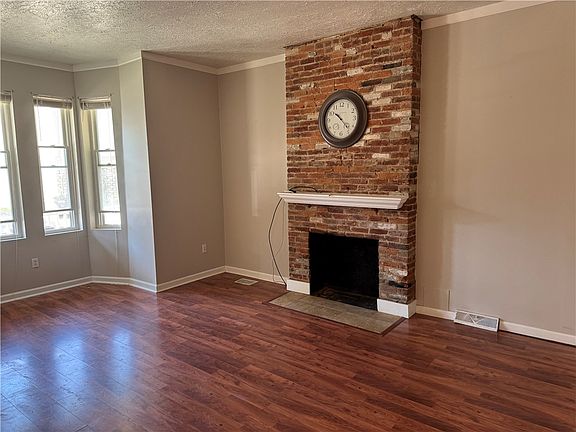 3rd image of 1734 Middle St