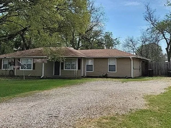 406 Philip St, Wharton, TX 77488