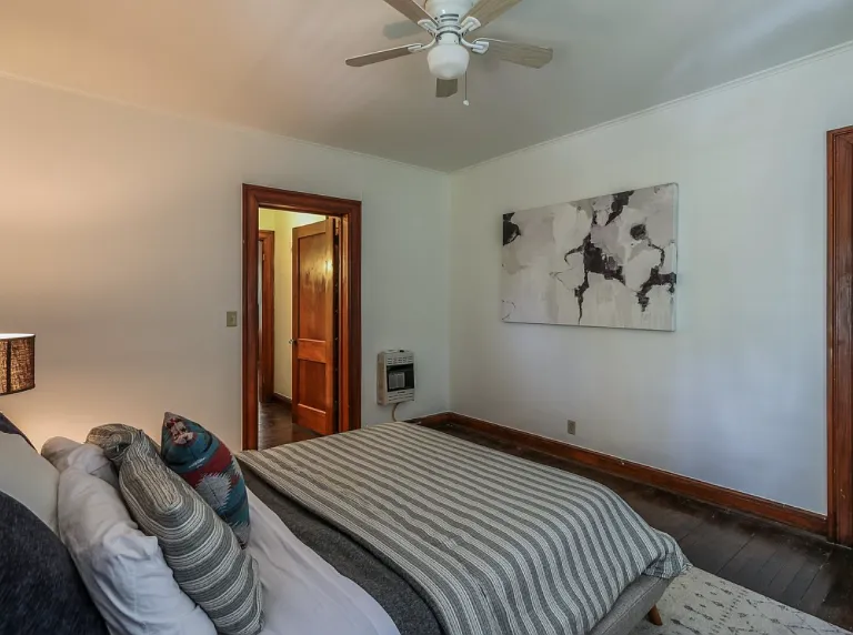 400 NW 27th St #8 — Photo 11