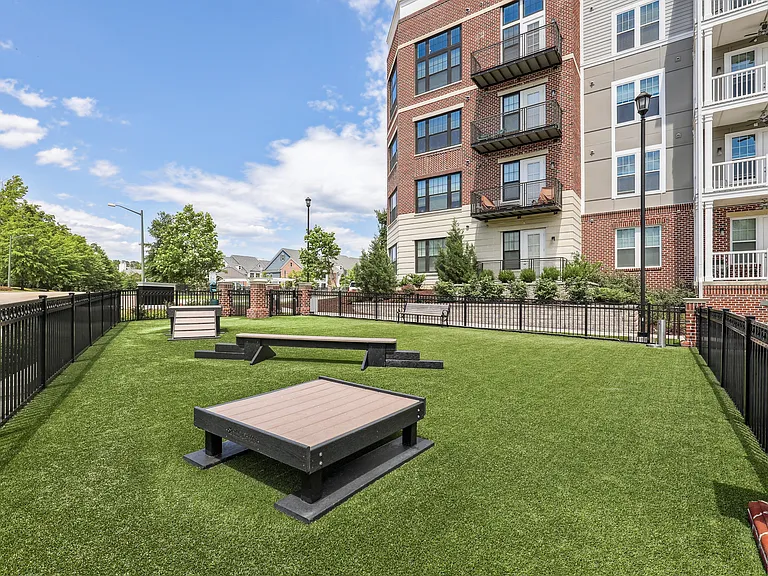 High Street View Luxury Apartments — Photo 14
