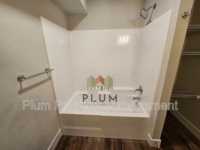 425 Michigan Ave #106 — Photo 8
