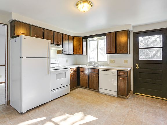 2nd image of 112 Fairgreen Dr #14702215