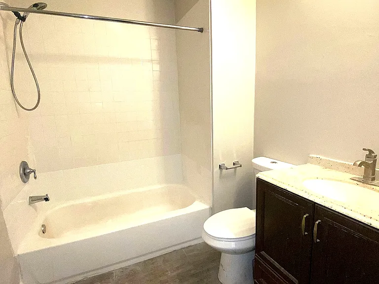 536 E Park Ave #C — Photo 8