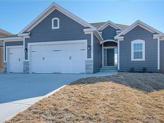 2nd image of 4809 NE 105th St