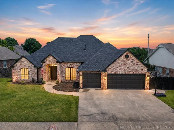 8913 N 137th East Ave, Owasso, OK 74055