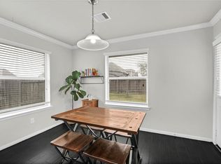 1813 Oakbranch Dr, Pearland, TX 77581
