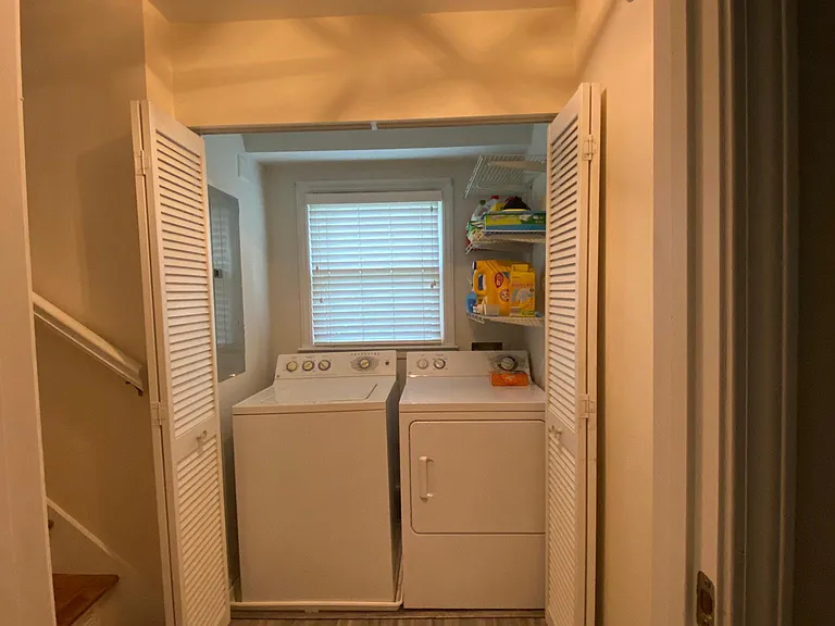 1830 Queens Way — Photo 30