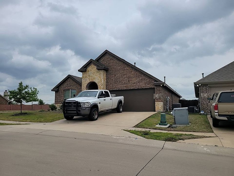 1st image of 820 Fredericktown Dr