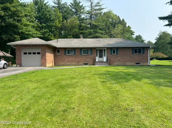 1092 Mohawk Road, Schenectady, NY 12309