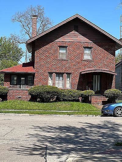1st image of 332 W Main St