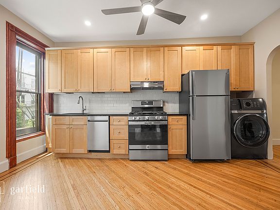 2nd image of 462 8th St #2