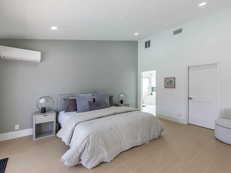 2281 Seaford Dr — Photo 13