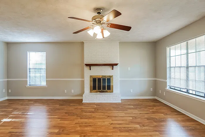4 bed, 2.5 bath, 1832 sqft, $1,645 — Photo 4