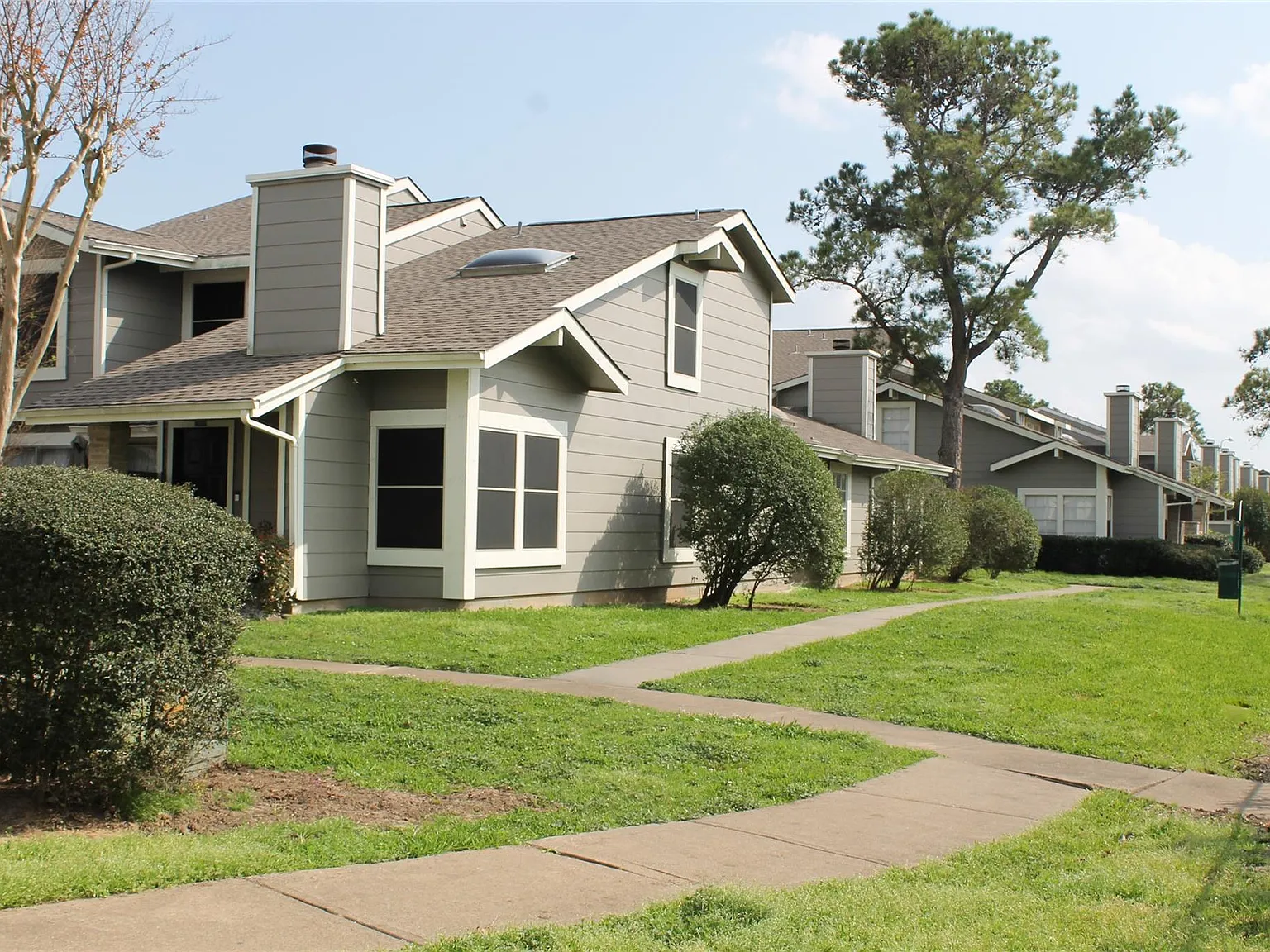 3 bed, 2.0 bath, 1244 sqft, $1,600 — Photo 3