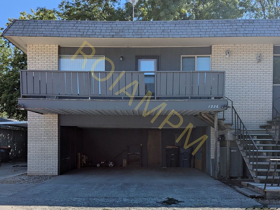 1st image of 1226 11th Ave E
