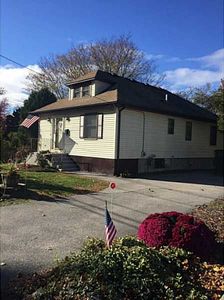 149 Middle Hwy, Barrington, RI, 02806